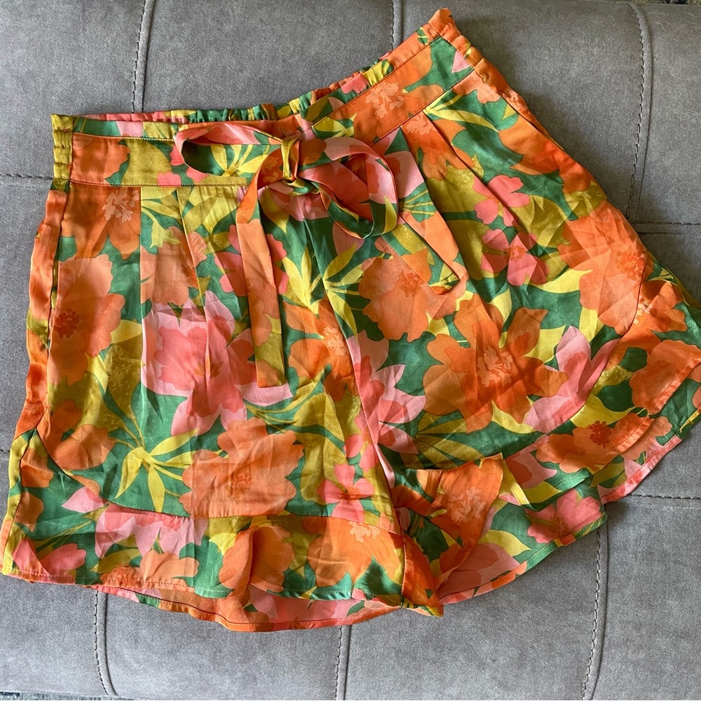 Les Serein Floral Silk Tie-waist Shorts Medium